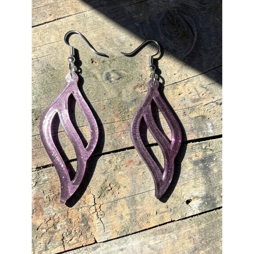 Handmade Lavender Leaf Resin Earrings - Picture 5 of 8